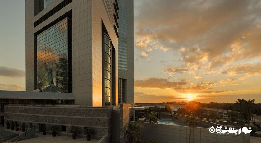 چشم انداز زیبای غروب آفتاب